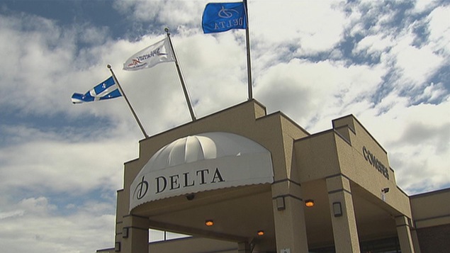 La façade de l'Hôtel Delta de Jonquière