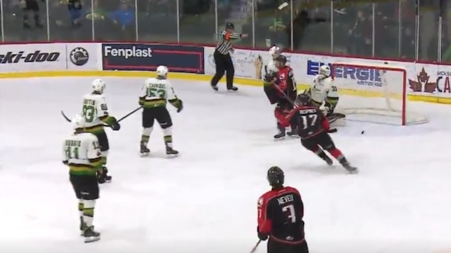 Huskies 4 buts, Foreurs 1 but