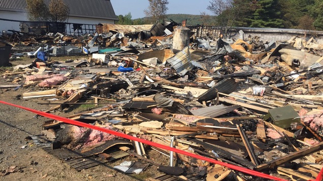 Un incendie a ravagé l'ébénisterie Alain Rhéaume à Grandes-Piles. Un incendie a ravagé l'ébénisterie Alain Rhéaume à Grandes-Piles.