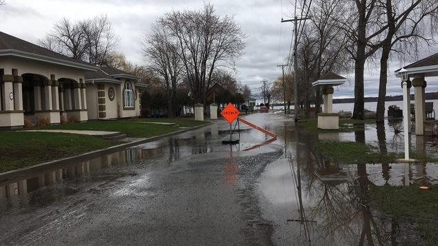 Une rue inondée Une rue inondée