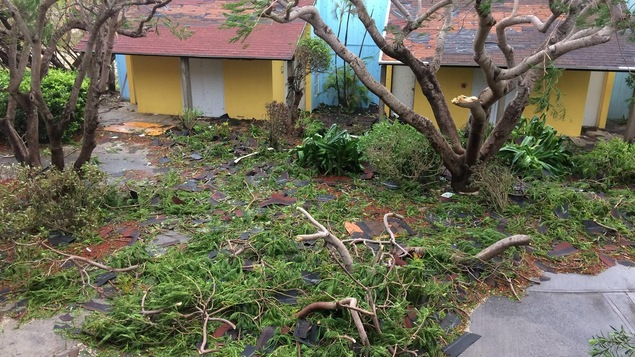 Luc Belliveau et sa conjointe sont toujours coincés aux îles Turks et Caicos après le passage de l'ouragan Irma. Luc Belliveau et sa conjointe sont toujours coincés aux îles Turks et Caicos après le passage de l'ouragan Irma.