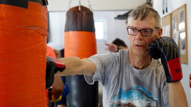 Jacques Séguin pratique la boxe pour combattre la maladie de Parkinson