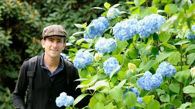 Philippe Levesque dans son jardin