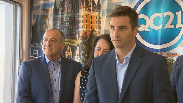 Jean-François Gosselin répond aux questions des journalistes lors d’un point de presse. Jean-François Gosselin répond aux questions des journalistes lors d’un point de presse.