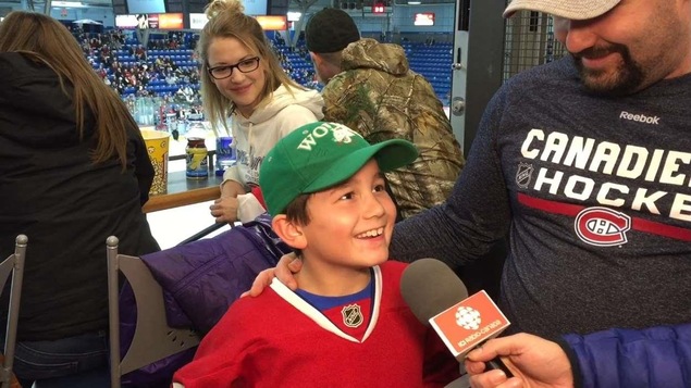 Un jeune partisan des Canadiens de Montréal