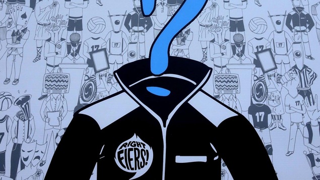 Une affiche montre un point d'interrogation qui porte un manteau avec le logo «Right fiers!» Une affiche montre un point d'interrogation qui porte un manteau avec le logo «Right fiers!»