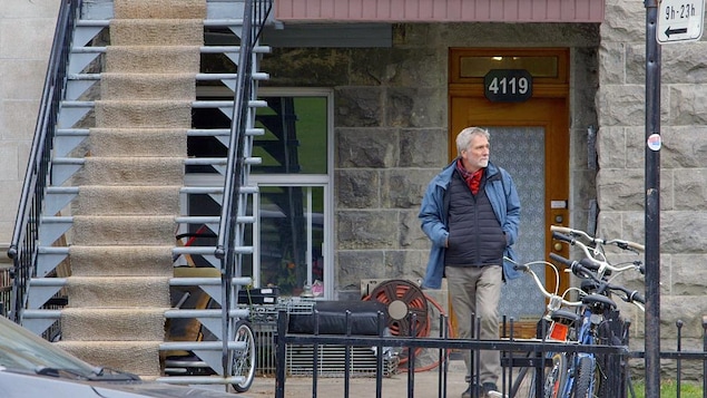 John Walker dans une scène du film Quebec My Country Mon Pays