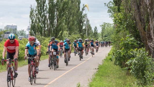 Des milliers de cyclistes participent à La Boucle depuis ses débuts en 2013