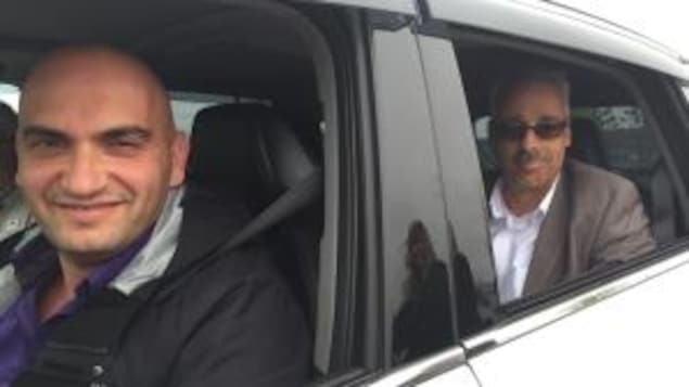 Lucien Jebailey (à la gauche) et Rick Watts (à la droite) craignent que le service de taxi pour femmes transmette le mauvais message. 