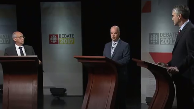 Le chef libéral Stephen McNeil, le chef des conservateurs-progressistes Jamie Baillie et le chef du NPD Gary Burrill ont débattu sur plusieurs enjeux en vue des élections du 30 mai en Nouvelle-Écosse. Le chef libéral Stephen McNeil, le chef des conservateurs-progressistes Jamie Baillie et le chef du NPD Gary Burrill ont débattu sur plusieurs enjeux en vue des élections du 30 mai en Nouvelle-Écosse.