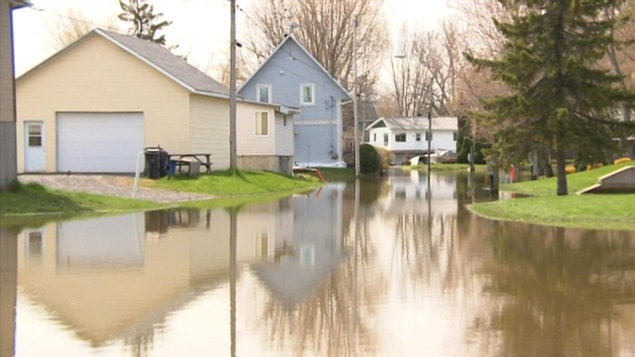 Un quartier de Louiseville, en Mauricie, où les résidents demeurent inquiets.