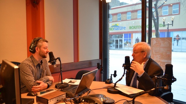 Luc Blanchette en entrevue au micro de David Chabot à l'émission Des matins en or Luc Blanchette en entrevue au micro de David Chabot à l'émission Des matins en or