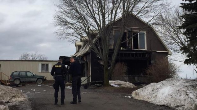 Un jeune accusé de meurtre après un incendie mortel à Kawartha Lakes - ICI.Radio-Canada.ca