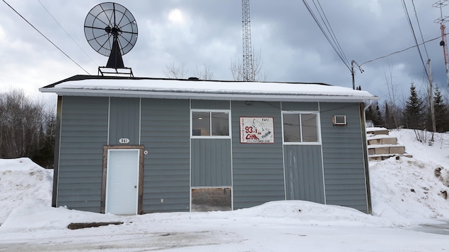 Bâtiment abritant CHMK-FM, 93,1, la radio communautaire de Manawan au Québec Bâtiment abritant CHMK-FM, 93,1, la radio communautaire de Manawan au Québec