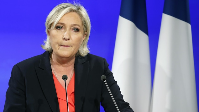 Marine Le Pen, le soir de sa défaite au second tour de l'élection présidentielle française, en mai 2017. Marine Le Pen, le soir de sa défaite au second tour de l'élection présidentielle française, en mai 2017.