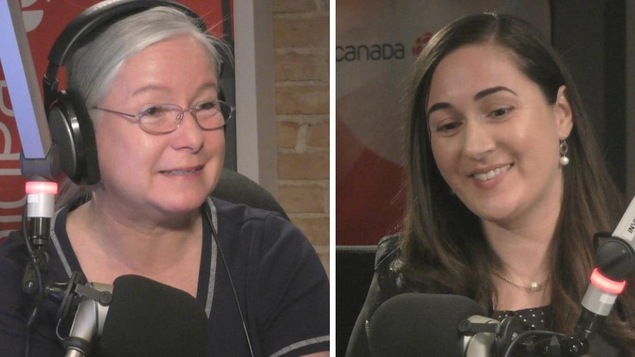 Martine Bordeleau et Émilie Lemay en studio derrière les micros