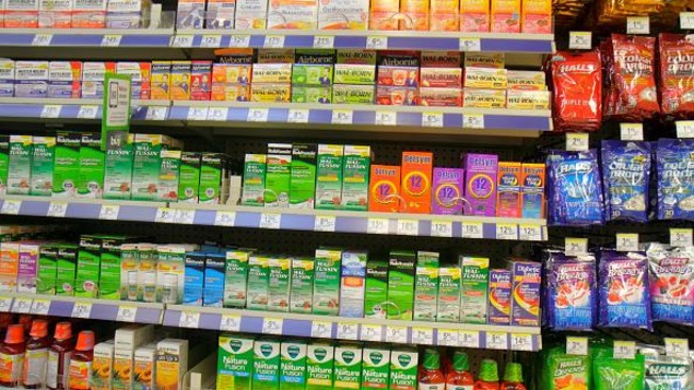 Un étalage de médicaments pour la toux