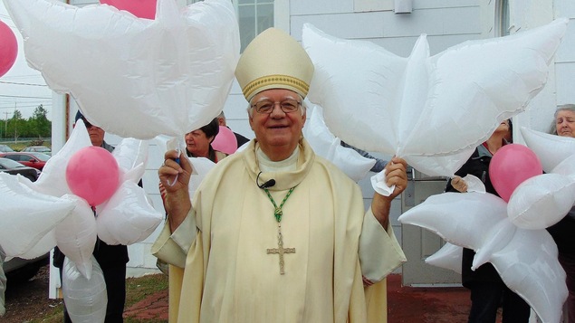 L'évêque du diocèse de Baie-Comeau, Jean-Pierre Blais L'évêque du diocèse de Baie-Comeau, Jean-Pierre Blais