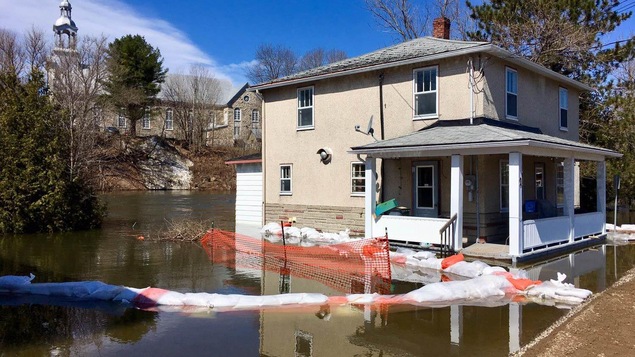 Une maison inondée à Saint-André-Avellin