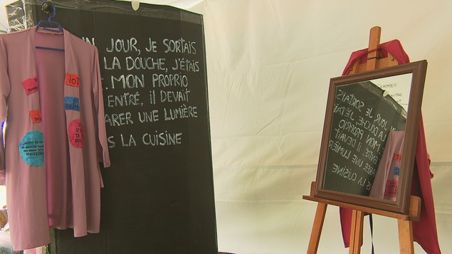 Dans le musée éphémère Dans le musée éphémère