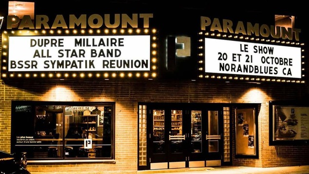 Une marquise affiche les artistes présents au festival NorAndBlues 2017.