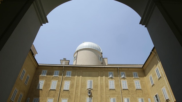 Vue du dôme de l'Observatoire astronomique du Vatican Vue du dôme de l'Observatoire astronomique du Vatican