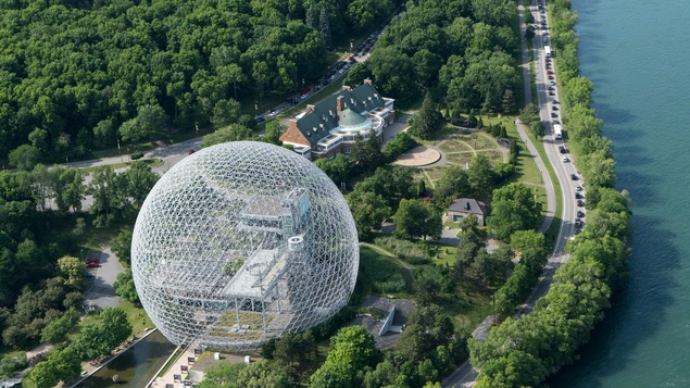Le parc Jean Drapeau et sa Biosphère (vus des airs).