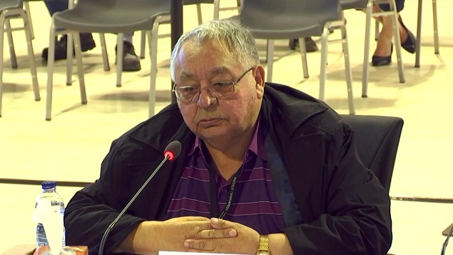 Paul-Émile Fontaine témoigne devant les membres de la commission Viens.