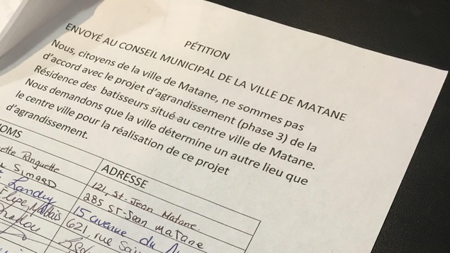 Une pétition contre le projet des Bâtisseurs au centre-ville de Matane - ICI.Radio-Canada.ca