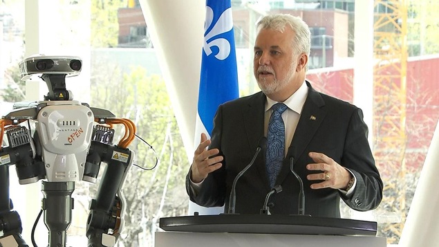 Philippe Couillard a annoncé l'initiative qui prévoit des investissements de 585 millions $ d'ici 2022. Philippe Couillard a annoncé l'initiative qui prévoit des investissements de 585 millions $ d'ici 2022.