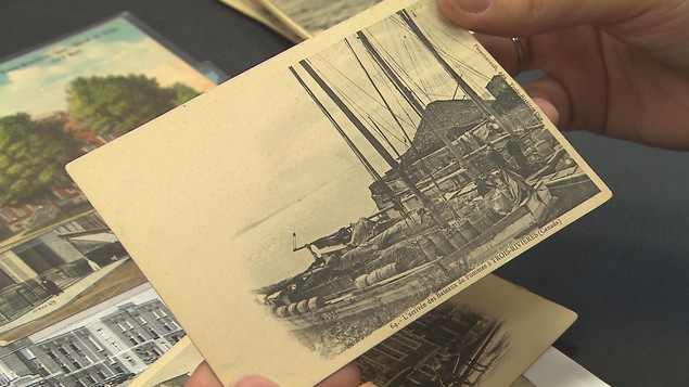Une photo d'époque illustrant l'arrivée des bateaux de pommes à Trois-Rivières au début du 20e siècle. Une photo d'époque illustrant l'arrivée des bateaux de pommes à Trois-Rivières au début du 20e siècle.