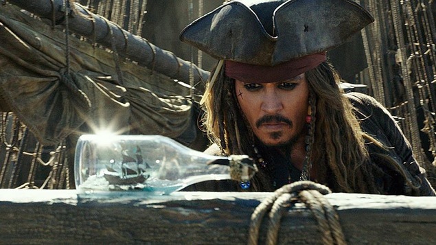 Johnny Depp dans le film « Pirates des Caraïbes : les morts ne racontent pas d’histoires » Johnny Depp dans le film « Pirates des Caraïbes : les morts ne racontent pas d’histoires »