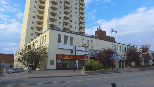 L'immeuble de la Place Saint-Laurent à Rimouski (Archives)