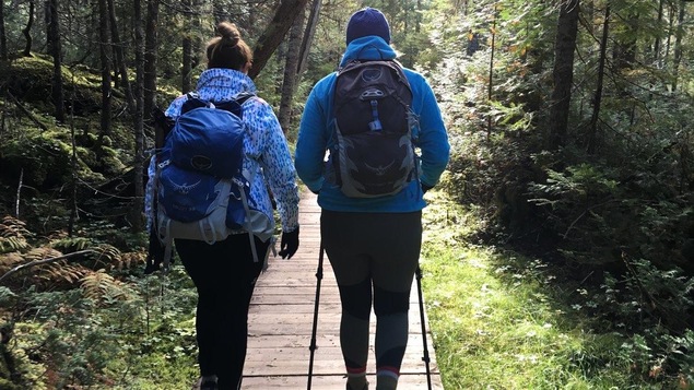 Des randonneuses dans le parc national de la Gaspésie