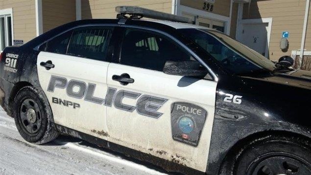 Une autopatrouille de la BNPP garée dans la rue en hiver