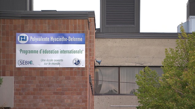 La Polyvalente Hyacinthe-Delorme, école secondaire située à Saint-Hyacinthe La Polyvalente Hyacinthe-Delorme, école secondaire située à Saint-Hyacinthe