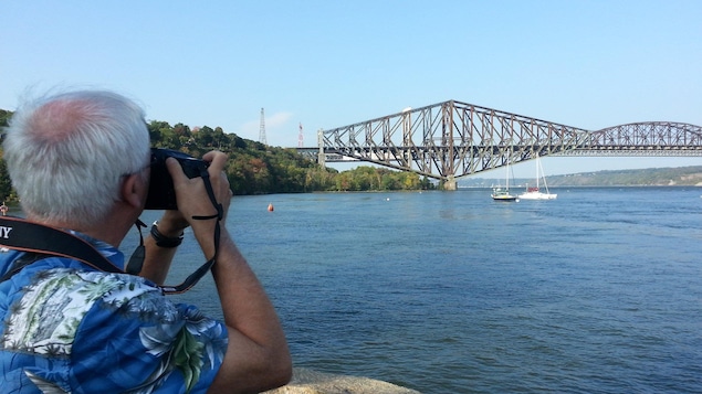 Les citoyens étaient au rendez-vous samedi matin pour célébrer le centenaire du pont de Québec.