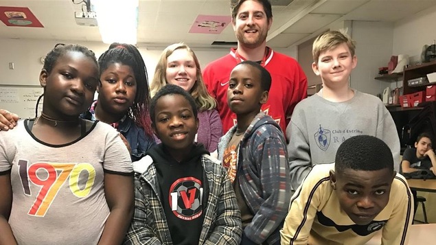 Un groupe d'élèves de l'École Précieux-Sang Un groupe d'élèves de l'École Précieux-Sang