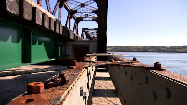 Le rail gaspésien entre Gaspé et Percé est en piètre état. Le rail gaspésien entre Gaspé et Percé est en piètre état.