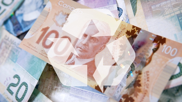 Billets de banque avec un logo de recyclage