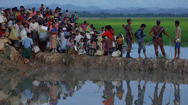 Flot de réfugiés à la frontière du Myanmar et du Bangladesh.