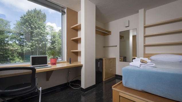 Un chambre dans une résidence de SFU à Burnaby.