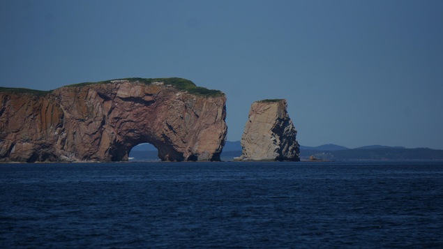 Le rocher Percé et l'horizon
