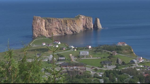 Rocher Percé et résidences.