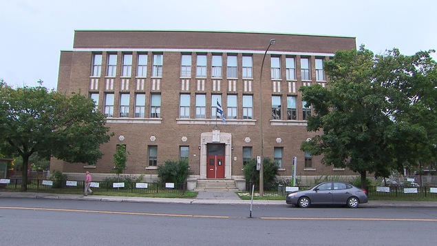 Façade de l'École alternative Rose-des-Vents à Montréal Façade de l'École alternative Rose-des-Vents à Montréal