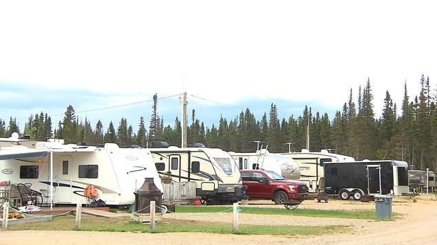 Les sites de camping de la Côte-Nord débordent de visiteurs. Les sites de camping de la Côte-Nord débordent de visiteurs.