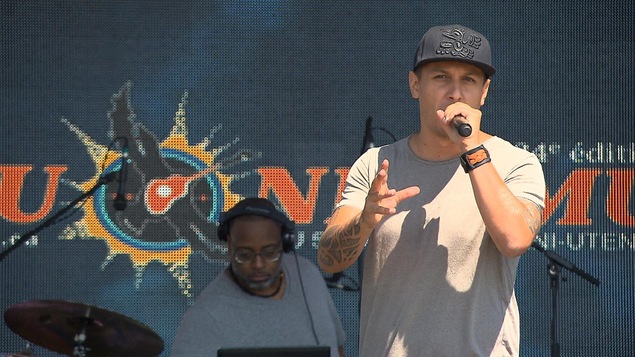 Le rappeur algonquin Samian.