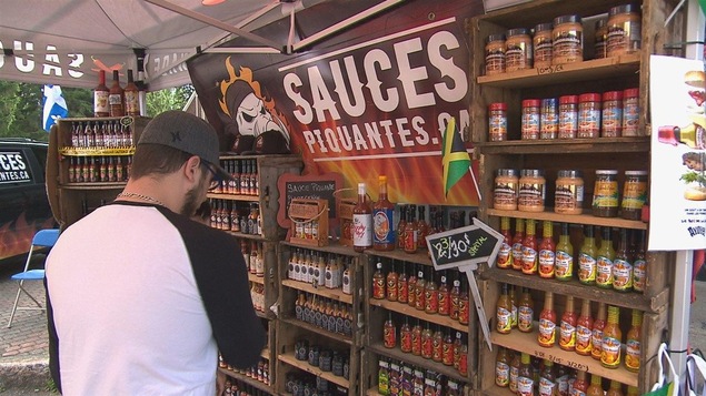 Un kiosque au festival Saguenay en feu