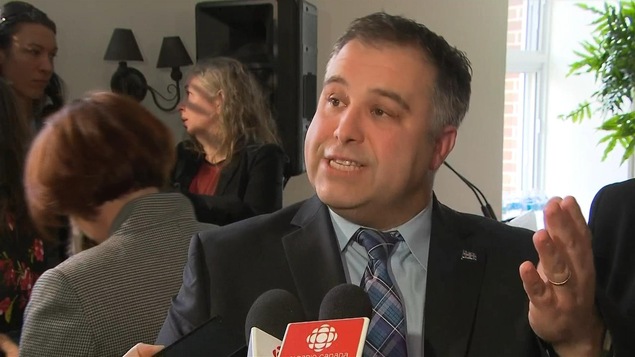 Le ministre de l'Éducation et de l'Enseignement supérieur, Sébastien Proulx Le ministre de l'Éducation et de l'Enseignement supérieur, Sébastien Proulx