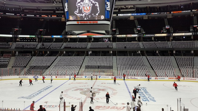 Les Sénateurs d'Ottawa lors de leur entraînement matinal Les Sénateurs d'Ottawa lors de leur entraînement matinal